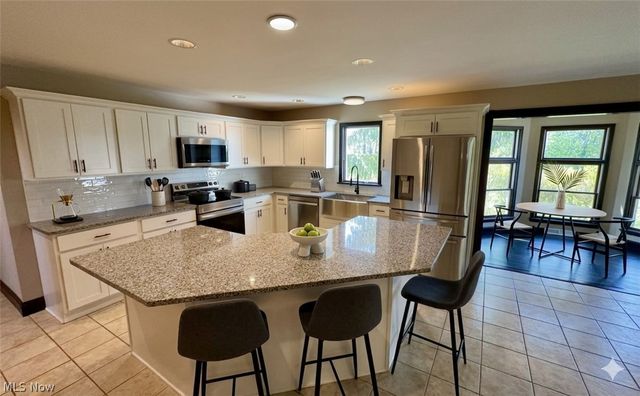 11379 Woodiebrook Road, Chardon, OH 44024
