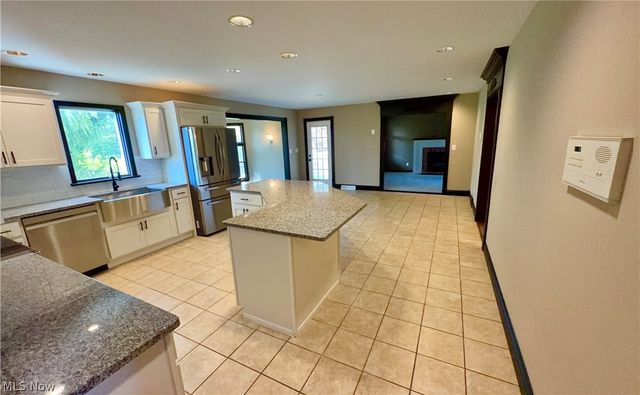 11379 Woodiebrook Road, Chardon, OH 44024