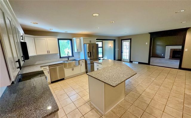11379 Woodiebrook Road, Chardon, OH 44024