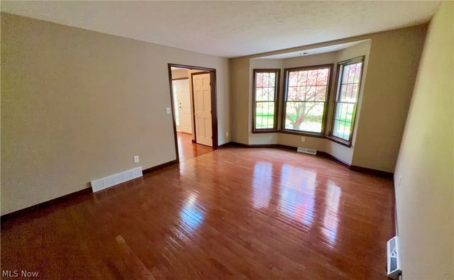 11379 Woodiebrook Road, Chardon, OH 44024