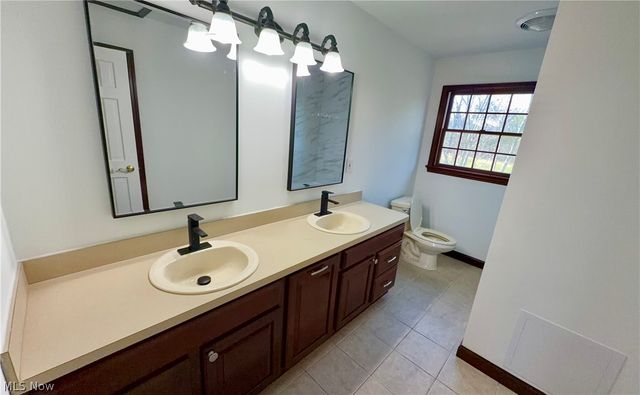 11379 Woodiebrook Road, Chardon, OH 44024