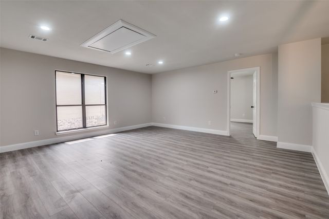 829 Foxridge Drive, Arlington, TX 76017