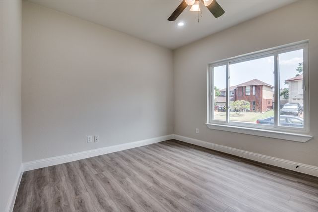 829 Foxridge Drive, Arlington, TX 76017