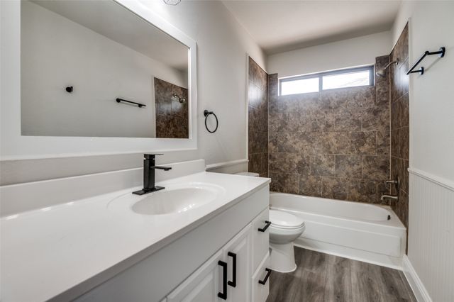 829 Foxridge Drive, Arlington, TX 76017