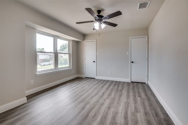 829 Foxridge Drive, Arlington, TX 76017