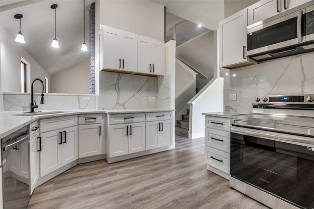 829 Foxridge Drive, Arlington, TX 76017