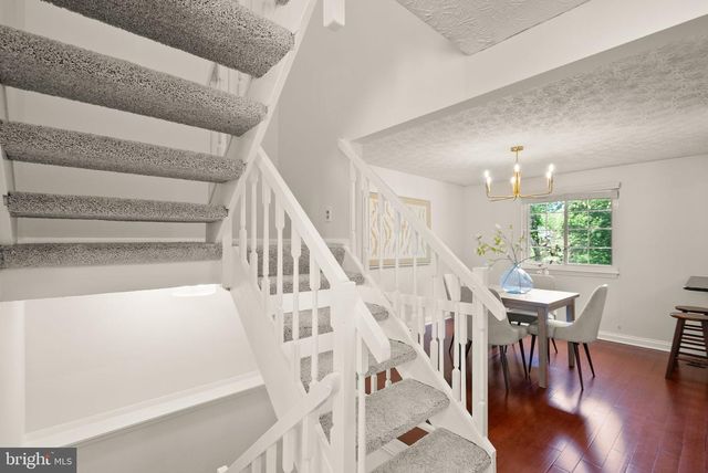 1694 SIERRA WOODS CT, Reston, VA 20194