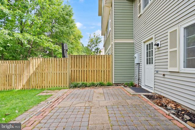 1694 SIERRA WOODS CT, Reston, VA 20194
