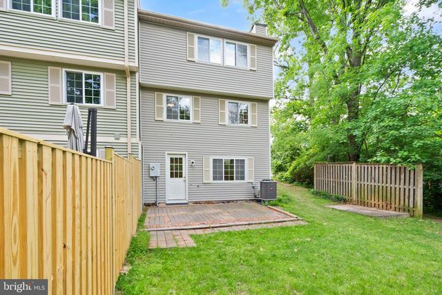 1694 SIERRA WOODS CT, Reston, VA 20194