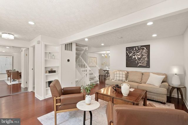 1694 SIERRA WOODS CT, Reston, VA 20194