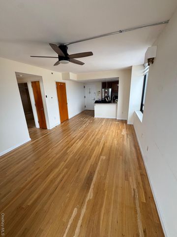 116-24 Grosvenor 11D, Kew Gardens, NY 11418