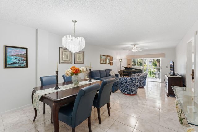 3146 Via Poinciana 307, Lake Worth, FL 33467
