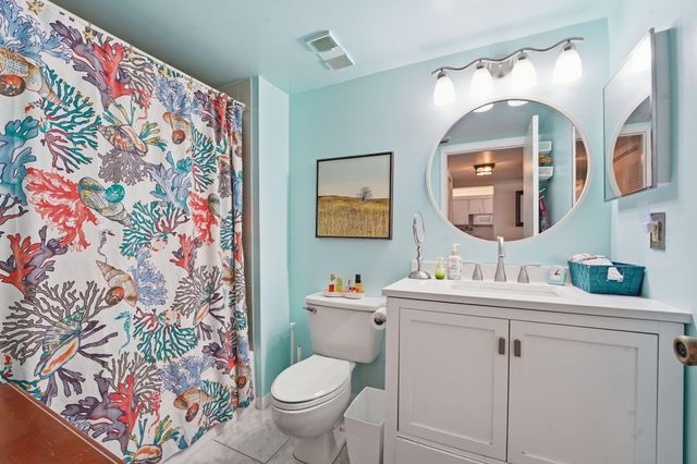 3146 Via Poinciana 307, Lake Worth, FL 33467