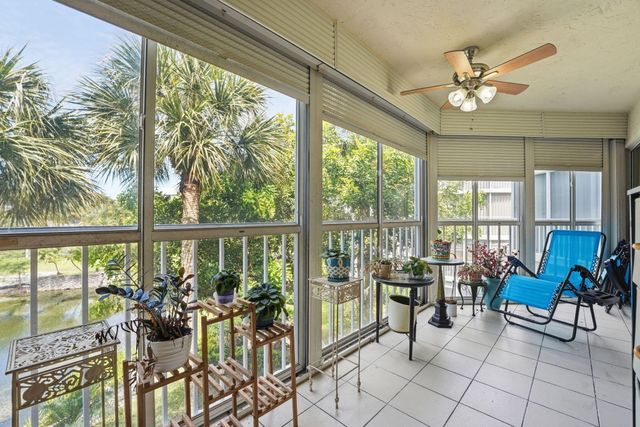 3146 Via Poinciana 307, Lake Worth, FL 33467