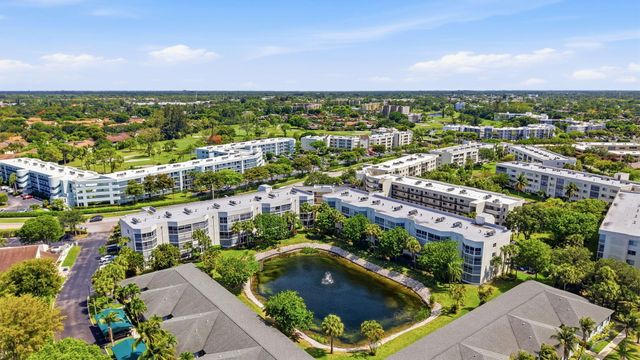 3146 Via Poinciana 307, Lake Worth, FL 33467