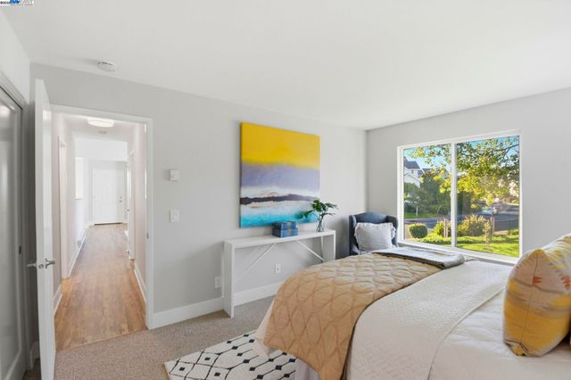 160 Schooner Ct, Richmond, CA 94804