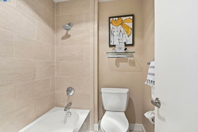 160 Schooner Ct, Richmond, CA 94804