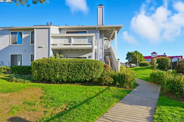 160 Schooner Ct, Richmond, CA 94804