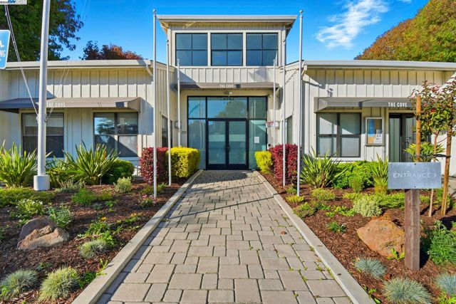 160 Schooner Ct, Richmond, CA 94804