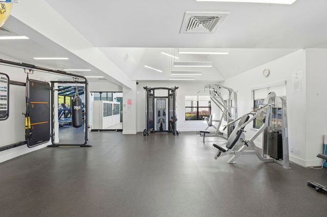 160 Schooner Ct, Richmond, CA 94804