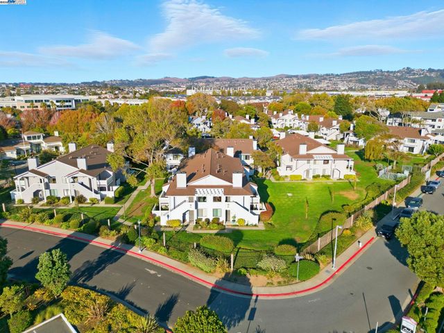 160 Schooner Ct, Richmond, CA 94804