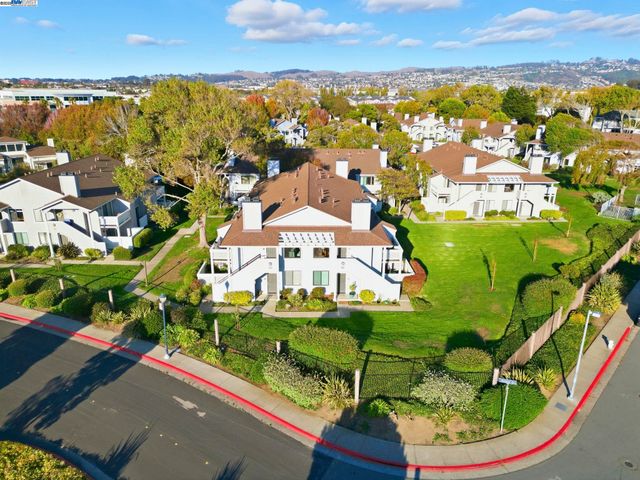 160 Schooner Ct, Richmond, CA 94804