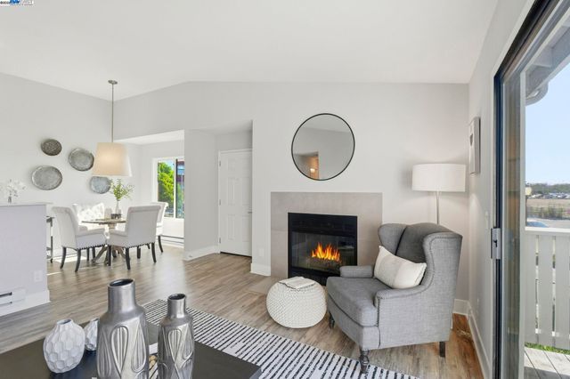 160 Schooner Ct, Richmond, CA 94804