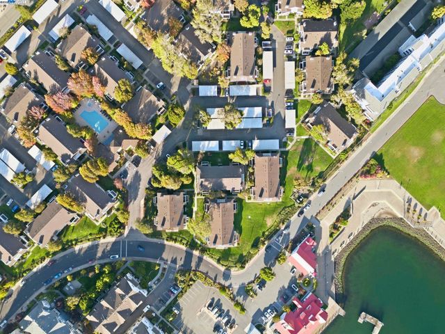 160 Schooner Ct, Richmond, CA 94804