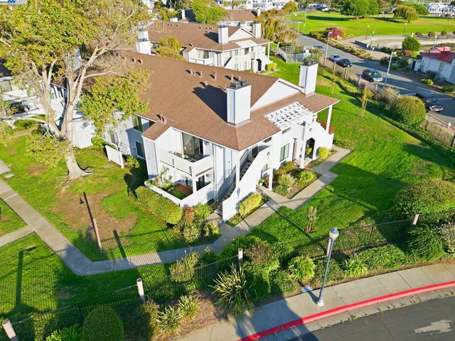 160 Schooner Ct, Richmond, CA 94804