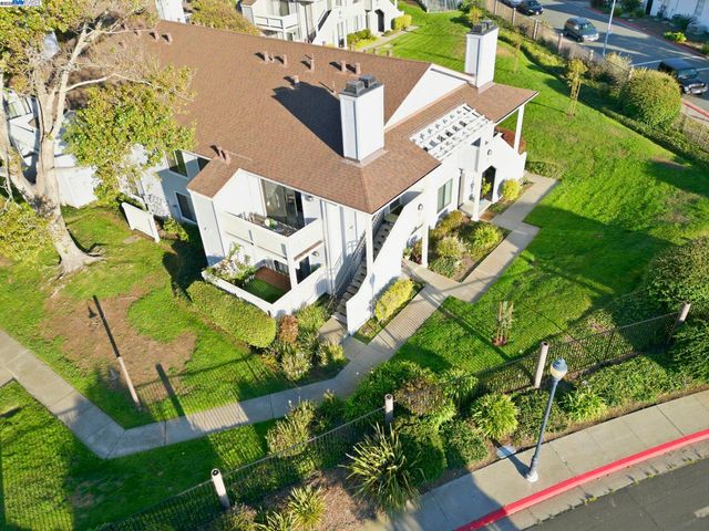 160 Schooner Ct, Richmond, CA 94804