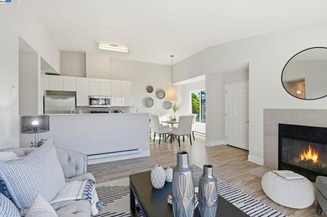 160 Schooner Ct, Richmond, CA 94804