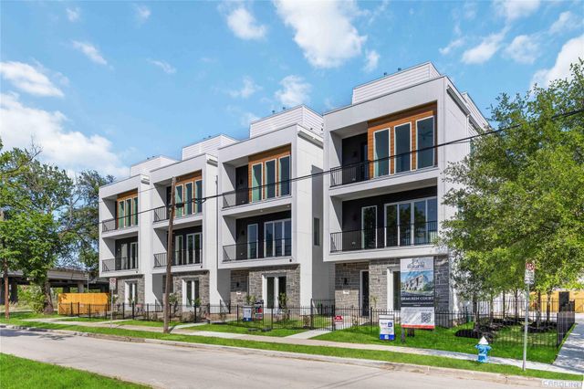 4415 Caroline St, Houston, TX 77004