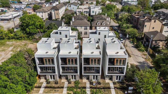 4415 Caroline St, Houston, TX 77004