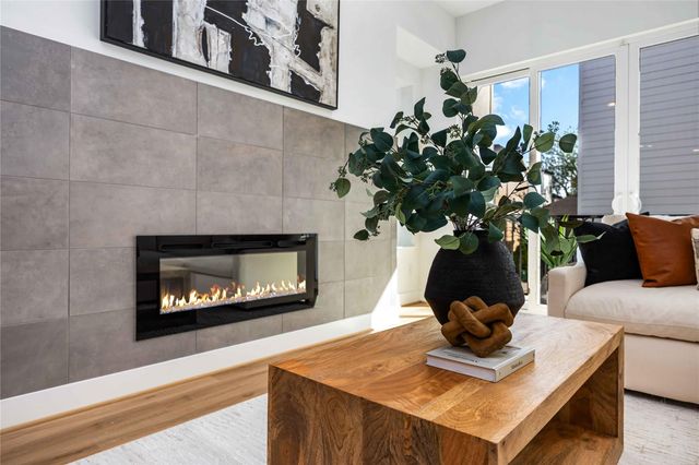 4415 Caroline St, Houston, TX 77004