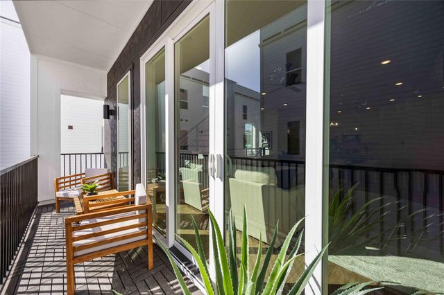 4415 Caroline St, Houston, TX 77004