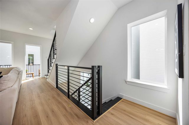 4415 Caroline St, Houston, TX 77004