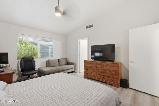 3607 W FIREHAWK Drive, Glendale, AZ 85308