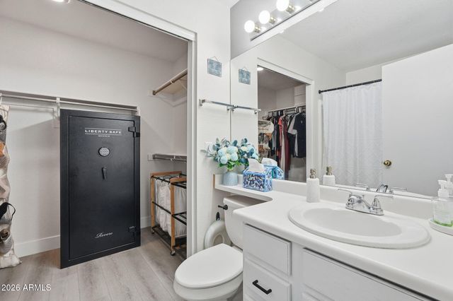 3607 W FIREHAWK Drive, Glendale, AZ 85308