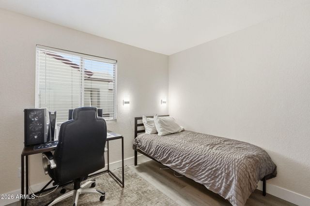 3607 W FIREHAWK Drive, Glendale, AZ 85308