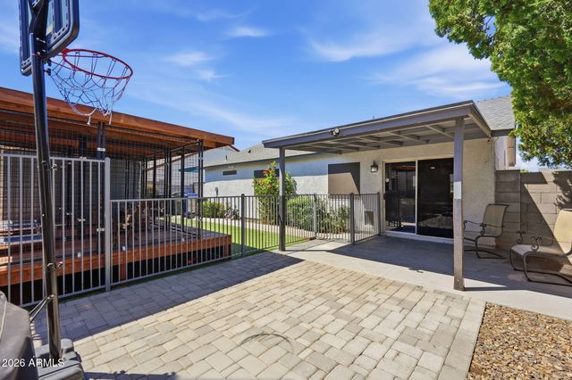 3607 W FIREHAWK Drive, Glendale, AZ 85308