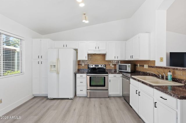 3607 W FIREHAWK Drive, Glendale, AZ 85308