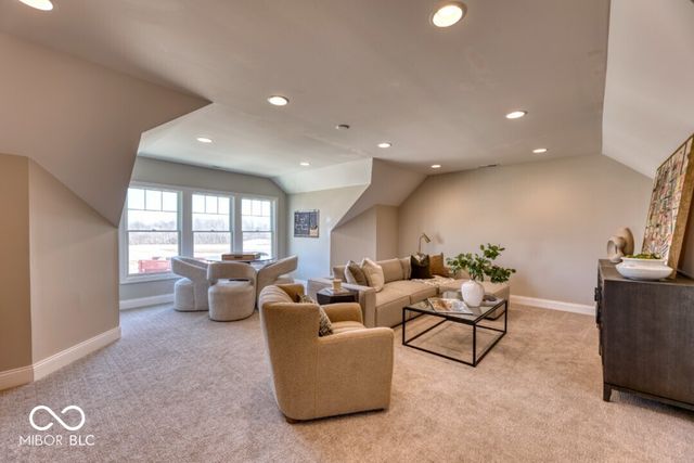 7086 Yosemite Drive, Zionsville, IN 46077