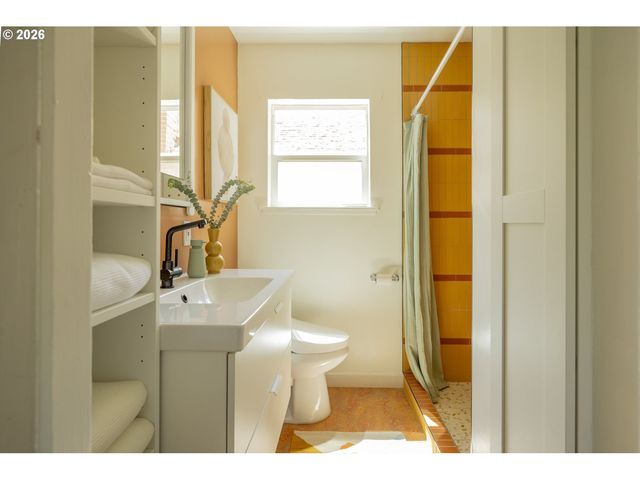 3004 Se 65TH Ave, Portland, OR 97206