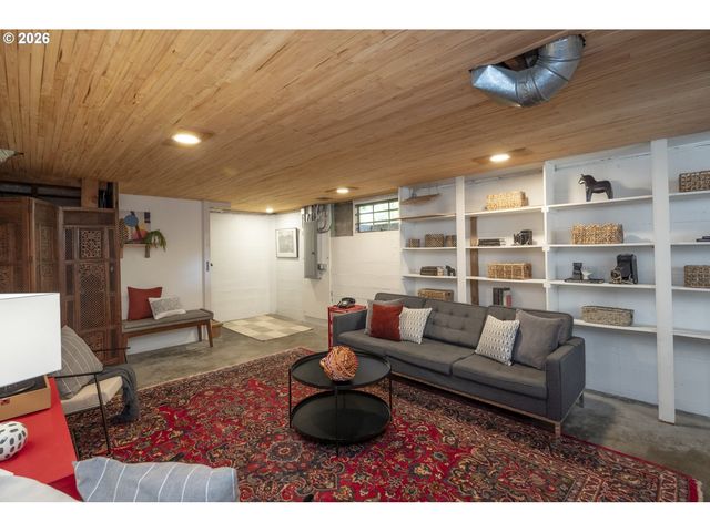 3004 Se 65TH Ave, Portland, OR 97206
