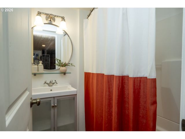 3004 Se 65TH Ave, Portland, OR 97206