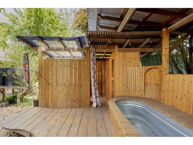 3004 Se 65TH Ave, Portland, OR 97206