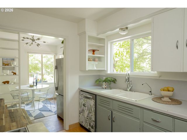 3004 Se 65TH Ave, Portland, OR 97206