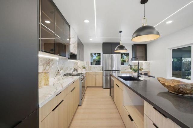 390 Lawndale Avenue, Campbell, CA 95008