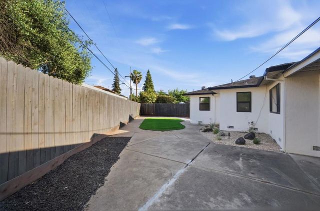 390 Lawndale Avenue, Campbell, CA 95008