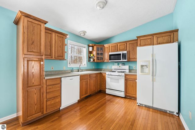 2380 Sadie Lane, Grawn, MI 49637